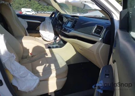 2015 Toyota Highlander Le Plus V6 из США, поврежденный, VIN 5TDZKRFH0FS073393